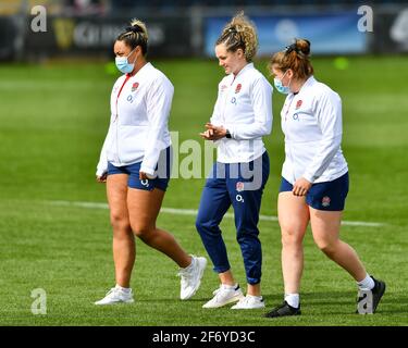 Doncaster, Royaume-Uni. 03ème avril 2021. Les joueurs d'Angleterre inspectent le terrain avant le championnat des six Nations de Womens entre l'Angleterre et l'Écosse au Castle Park à Doncaster, en Angleterre. Crédit: SPP Sport presse photo. /Alamy Live News Banque D'Images