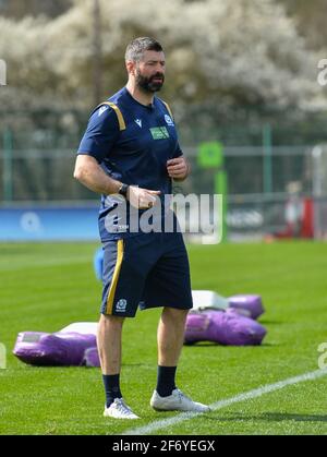 Doncaster, Royaume-Uni. 03ème avril 2021. Personnel d'entraînement en Écosse avant le match du Championnat des six Nations de Womens entre l'Angleterre et l'Écosse à Castle Park à Doncaster, en Angleterre. Crédit: SPP Sport presse photo. /Alamy Live News Banque D'Images