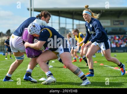 Doncaster, Royaume-Uni. 03ème avril 2021. Les joueurs d'Écosse se réchauffent avant le match de championnat des six Nations de Womens entre l'Angleterre et l'Écosse à Castle Park à Doncaster, en Angleterre. Crédit: SPP Sport presse photo. /Alamy Live News Banque D'Images