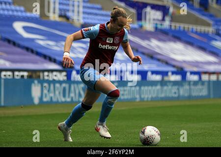 Reading, Royaume-Uni. 03ème avril 2021. Martha Thomas de West Ham United Women en en action pendant le match. Barclays Women's super League match, Reading Women v West Ham Women au Madejski Stadium à Reading le samedi 3 avril 2021. Cette image ne peut être utilisée qu'à des fins éditoriales. Utilisation éditoriale uniquement, licence requise pour une utilisation commerciale. Aucune utilisation dans les Paris, les jeux ou les publications d'un seul club/ligue/joueur.pic par Steffan Bowen/Andrew Orchard sports Photography/Alay Live News crédit: Andrew Orchard sports Photography/Alay Live News Banque D'Images