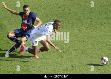 Paris, France. 03ème avril 2021. 3l lancé par Kylian Mbappe (PSG) lors du championnat de France Ligue 1 de football entre Paris Saint-Germain et LOSC Lille le 3 avril 2021 au stade du Parc des Princes à Paris, France - photo Stephane Allaman/DPPI/LiveMedia crédit: Agence photo indépendante/Alay Live News Banque D'Images