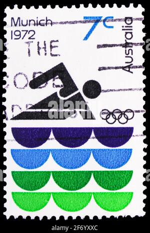 MOSCOU, RUSSIE - 18 JANVIER 2021 : timbre-poste imprimé en Australie montre natation, Jeux Olympiques d'été 1972 - série Munich, vers 1972 Banque D'Images