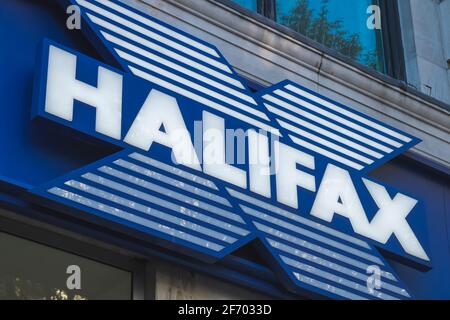 Birmingham, West Midlands, Royaume-Uni; avril/12/2019; succursale de la Halifax Bank à Birmingham, Royaume-Uni Banque D'Images