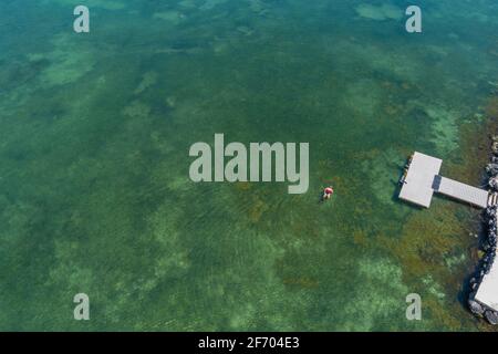 Vue aérienne de l'homme snorkeling, Key Largo Florida USA Banque D'Images