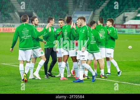 3 avril 2021, Saint-Gall, Kybunpark, Soccer Super League: FC St.Gall 1879 - FC Zurich, # 16 Lukas Goertler (St. Gallen), # 4 Leonidas Stergiou (St. Gallen), # 8 Jordi Quintilla (St. Gallen), # 23 Betim Fazliji (St. Gallen) # 10 Victor Ruiz (St. Gallen), # 26 Tim Staubli (St. Gallen) # 7 Chukwubuike Adamu (St. Gallen) # 6 Basil Stillhart (St. Gallen) (Suisse/Croatie) crédit: SPP Sport presse photo. /Alamy Live News Banque D'Images