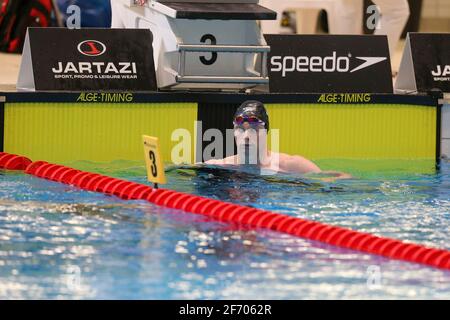 Belge Louis Croenen photographié pendant la première journée de l'événement de natation « Open Belgian qualification Meet », samedi 03 avril 2021 à Anvers. Dû à Banque D'Images