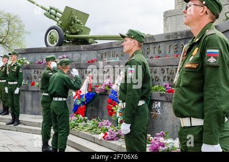 Kerch, Russie 05 09 2019 : Parade jour de la victoire. Les gens participent à l'action patriotique Immortal Regiment. Ils tiennent des portraits de personnes qui Banque D'Images