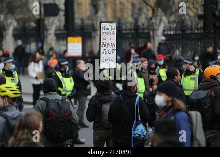 Londres, Angleterre, Royaume-Uni. 3 avril 2021. Les manifestants ont organisé à Londres une manifestation contre le projet de loi du gouvernement britannique sur la police, la criminalité, la peine et les tribunaux, qui donnera à la police plus de pouvoir pour mettre fin aux manifestations. Credit: Tayfun Salci/ZUMA Wire/Alay Live News Banque D'Images