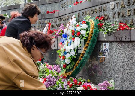 Kerch, Russie 05 09 2019 : Parade jour de la victoire. Les gens participent à l'action patriotique Immortal Regiment. Ils tiennent des portraits de personnes qui Banque D'Images