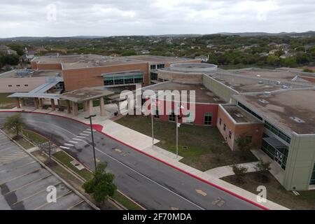 Une vue aérienne de Jose M. Lopez Middle School, samedi 3 avril 2021, à San Antonio. Banque D'Images