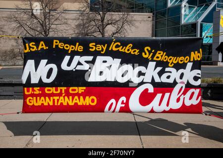 Minneapolis, Minnesota. 27 mars 2021. Biden, défait la protestation de Cuba. Les manifestants exigent que l'administration Biden prenne des mesures immédiates pour faire marche arrière Banque D'Images