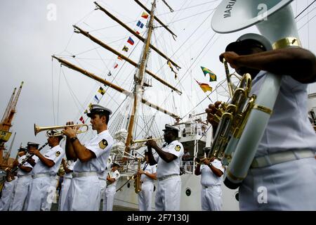 salvador, bahia / brésil - 23 août 2014: Les membres du groupe musical de la marine brésilienne sont vus pendant la réception de la frégate A.R.A libertad avec Banque D'Images