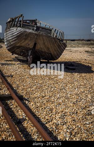 Vieux bateau de pêche à Dungeness, Kent, Angleterre Banque D'Images