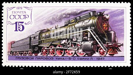 MOSCOU, RUSSIE - 22 DÉCEMBRE 2020: Timbre-poste imprimé en Union soviétique montre 1-5-0 Locomotive, série L, 1947, série des chemins de fer, vers 1979 Banque D'Images