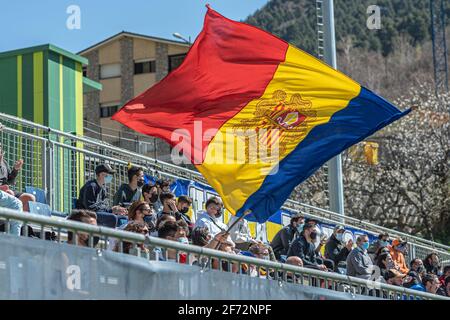 Encamp, Andorre : 2021 avril 04 : drapeau d'Andorre lors du deuxième match de division B entre le FC Andorre et Ibiza au stade Prada de Moles, en avril Banque D'Images