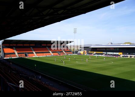 Vue générale de l'action à partir d'un stand vide pendant le match de la Super League des femmes FA à la Hive, Barnett. Banque D'Images