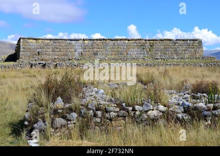 Ruines de Huanuco Pampa, centre administratif de l'Inca, province de dos de Mayo, Pérou Banque D'Images