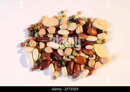 Pois chiches, pois verts, haricots fava, haricots azuki, lentilles, haricots, haricots borlotti, haricots mung, haricots à yeux noirs, pois chiches, pois, haricots fava, haricots azuki Banque D'Images