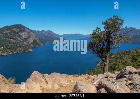 Vue sur le lac Lácar près de San Martin de los andes, patagonie, Argentine Banque D'Images