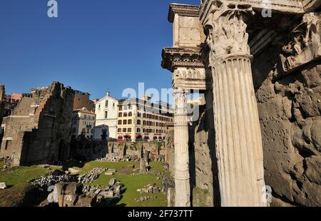 Italie, Rome, Forum de Nerva, temple de Minerve Banque D'Images