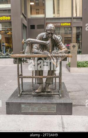 New York - Etats-Unis - 27 janvier 2020 : sur le côté de la 7e avenue, sont deux hommages à l'histoire de l'ares comme le quartier de la mode, ou le bâtiment Distric Banque D'Images