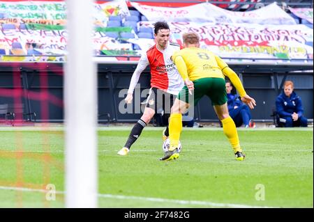 ROTTERDAM, PAYS-BAS - AVRIL 4 : Steven Berghuis de Feyenoord Rotterdam, Zian Flemming de Fortuna Sittard pendant le match Eredivisie entre Feyenoo Banque D'Images