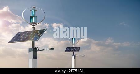 Lanterne LED de rue alimentée par le vent et l'énergie solaire. Banque D'Images