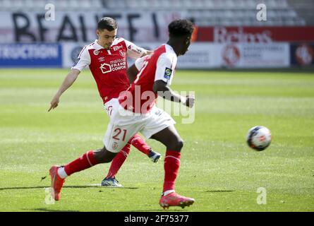 Mathieu Cafaro de Reims lors du championnat de France Ligue 1 match de football entre Stade de Reims et Stade Rennais (Rennes) le 4 avril 2021 au Stade Auguste Delaune à Reims, France - photo Jean Catuffe / DPPI / LiveMedia Banque D'Images