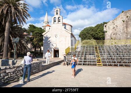 Budva, Monténégro-circa juin, 2016: L'église de la Sainte Trinité est dans la vieille ville de la ville de Budva. Scène de spectacles. L'église Saint-Jean le BAP Banque D'Images