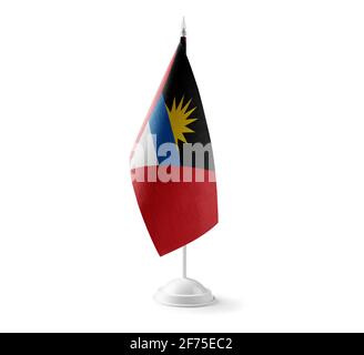 Petit drapeau national d'Antigua-et-Barbuda sur un arrière-plan blanc Banque D'Images