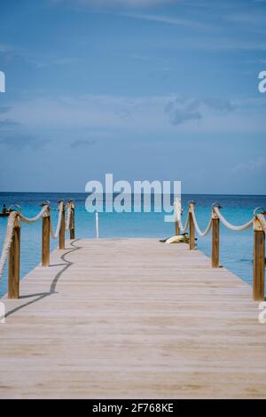 Curaçao Caribbean Island, Kokomo Beach offre une vue sur l'île des Caraïbes de Curaçao par temps lumineux Banque D'Images
