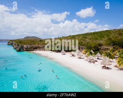 Plage cas Abou sur l'île des caraïbes de Curaçao, Playa cas Abou à Curaçao Plage tropicale blanche avec océan bleu Banque D'Images