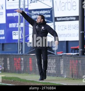 Luton, Royaume-Uni. 05 avril 2021. Barnsley Manager Valrien Isma'l lors du match de championnat EFL Sky Bet entre Luton Town et Barnsley à Kenilworth Road, Luton, Angleterre, le 5 avril 2021. Photo de Ken Sparks. Utilisation éditoriale uniquement, licence requise pour une utilisation commerciale. Aucune utilisation dans les Paris, les jeux ou les publications d'un seul club/ligue/joueur. Crédit : UK Sports pics Ltd/Alay Live News Banque D'Images