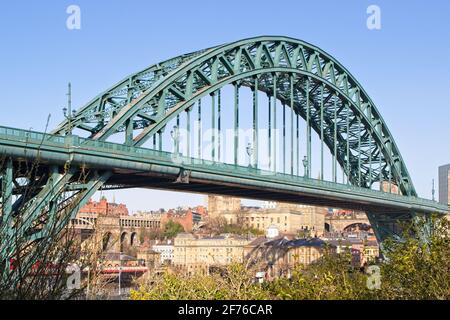 L'emblématique Tyne Bridge a été ouvert en 1928 pour rejoindre Newcastle et Gateshead en enjambant la rivière Tyne en Tyne et Wear, dans le nord-est de l'Angleterre. Banque D'Images