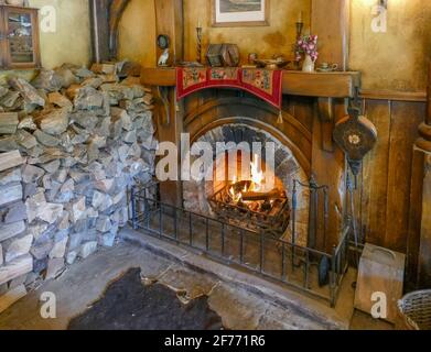 Paysage idyllique avec cheminée à l'intérieur d'une taverne au Shire Représenté par une région près de Matama en Nouvelle-Zélande Banque D'Images