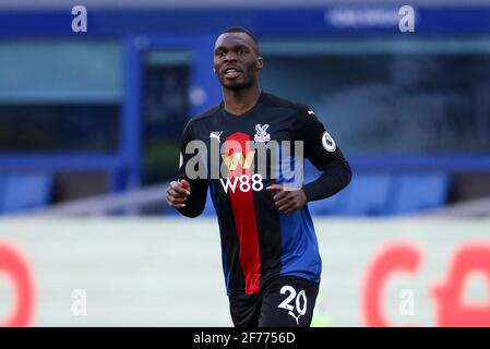 Everton, Royaume-Uni. 05 avril 2021. Christian Benteke de Crystal Palace regarde dessus. Premier League Match, Everton v Crystal Palace à Goodison Park à Liverpool le lundi 5 avril 2021. Cette image ne peut être utilisée qu'à des fins éditoriales. Utilisation éditoriale uniquement, licence requise pour une utilisation commerciale. Aucune utilisation dans les Paris, les jeux ou les publications d'un seul club/ligue/joueur. photo par Chris Stading/Andrew Orchard sports Photography/Alamy Live News crédit: Andrew Orchard sports Photography/Alamy Live News Banque D'Images