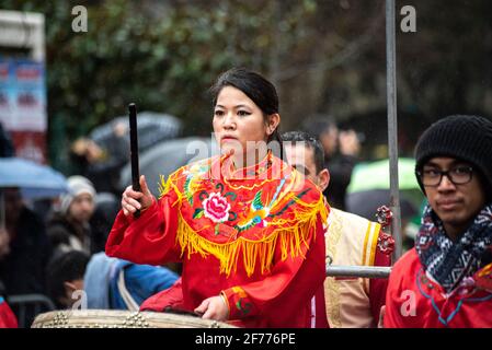 Paris, France. Fête du nouvel an chinois sous la pluie Banque D'Images