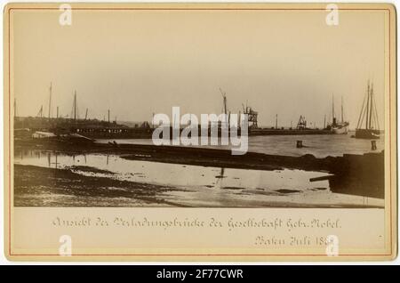 Vue sur le pont de chargement incluse dans la société limitée des Frères Nobel. Bakou juillet 1882. (Plus de texte peut être trouvé au dos de la photographie) .Fotography est disponible en carton rouge avec le texte - photos de n'importe quel établissement dans les sociétés de production ALENA Nobel. Banque D'Images