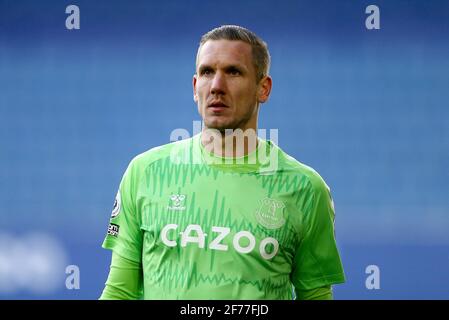 Everton, Royaume-Uni. 05 avril 2021. Robin Olsen, gardien de but d'Everton, regarde. Premier League Match, Everton v Crystal Palace à Goodison Park à Liverpool le lundi 5 avril 2021. Cette image ne peut être utilisée qu'à des fins éditoriales. Utilisation éditoriale uniquement, licence requise pour une utilisation commerciale. Aucune utilisation dans les Paris, les jeux ou les publications d'un seul club/ligue/joueur. photo par Chris Stading/Andrew Orchard sports Photography/Alamy Live News crédit: Andrew Orchard sports Photography/Alamy Live News Banque D'Images