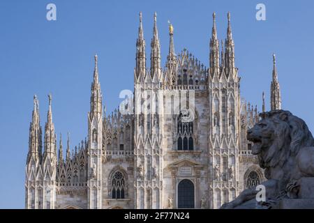 Italie, Lombardie, Milan, Piazza dei Mercanti, Piazza del Duomo, Le Duomo dans le centre historique, cathédrale de style gothique Banque D'Images