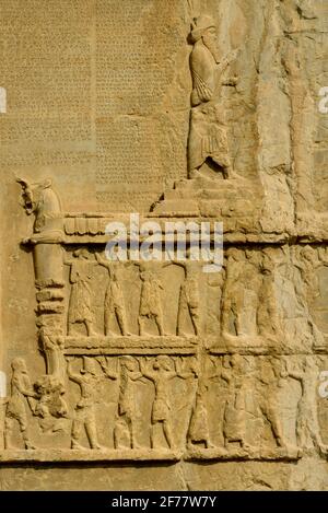 Iran, Persepolis environs, nécropole de Naqsh-e Rostam, nationalités rendant hommage à l'empereur perse Banque D'Images