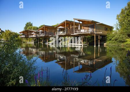 France, Savoie, Lac du Bourget, Aix les bains, Côte d'Azur des Alpes, le canal de Savières les îlots de Chanaz, un joli site au bord du lac qui peut être une étape de la via Rôna Banque D'Images