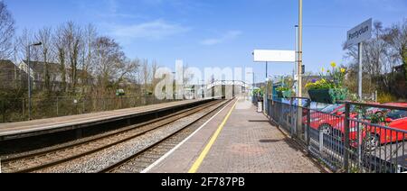 Pontycun, pays de Galles - Mars 2021: Vue grand angle de la gare de Pontycun. Il se trouve sur la ligne ferroviaire principale de Swansea à Londres. Banque D'Images