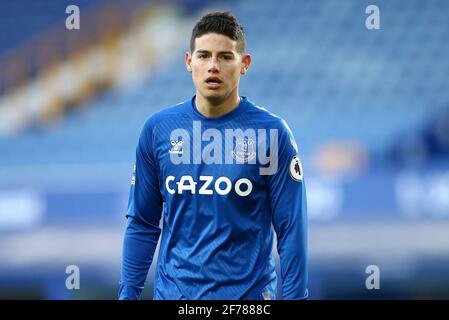 Everton, Royaume-Uni. 05 avril 2021. James Rodriguez d'Everton regarde. Premier League Match, Everton v Crystal Palace à Goodison Park à Liverpool le lundi 5 avril 2021. Cette image ne peut être utilisée qu'à des fins éditoriales. Utilisation éditoriale uniquement, licence requise pour une utilisation commerciale. Aucune utilisation dans les Paris, les jeux ou les publications d'un seul club/ligue/joueur. photo par Chris Stading/Andrew Orchard sports Photography/Alamy Live News crédit: Andrew Orchard sports Photography/Alamy Live News Banque D'Images