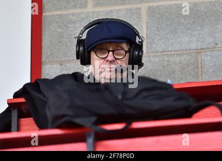 CRAWLEY, ANGLETERRE. 5 AVRIL Roy Butterworth d'Oldham Athletic avant le match Sky Bet League 2 entre Crawley Town et Oldham Athletic au Broadfield Stadium, Crawley, le lundi 5 avril 2021. (Credit: Eddie Garvey | MI News) Credit: MI News & Sport /Alay Live News Banque D'Images