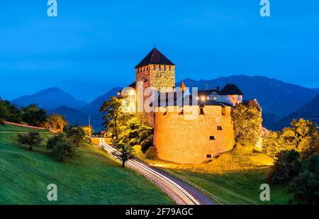 Château de Vaduz au Liechtenstein la nuit Banque D'Images