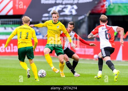 ROTTERDAM, PAYS-BAS - AVRIL 4 : Zian Flemming de Fortuna Sittard, Uros Spajic de Feyenoord Rotterdam pendant le match Eredivisie entre Feyenoord A. Banque D'Images