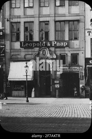 Icône Skioptic avec motifs de la rue commerçante de Hambourg.l'image a été stockée en carton étiqueté: Le voyage en 1906. Hambourg 9. Banque D'Images