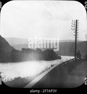 Moniteur Skioptique avec motifs des voyages de Sigurd Curman en Europe. Lieu inconnu. Banque D'Images