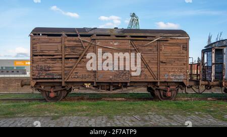 Allemagne, Saxe-Anhalt, Magdebourg, vieux wagons en bois. Banque D'Images